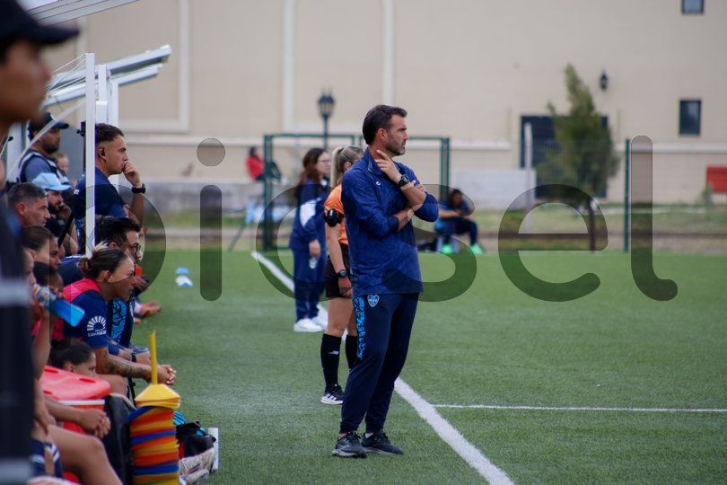 Photo of yylejtz9swx1rze33xxfc89k