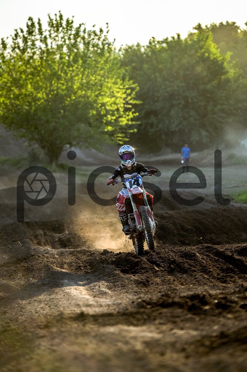 Photo of mziif2b779gfefvkqt9osu8x