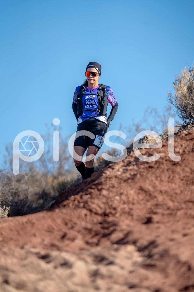 Photo of v7bgu80hand1718dm1myvl2v