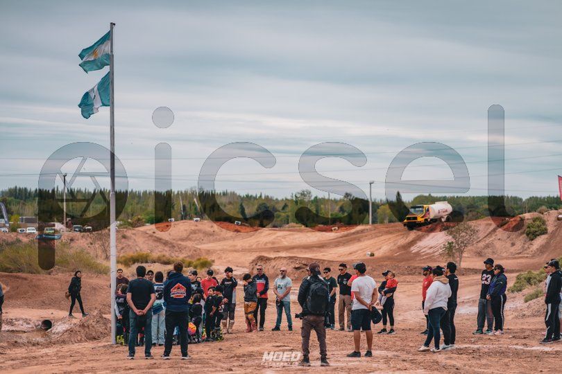 Photo of yc42zhf5u8bptwsx7yudg06w