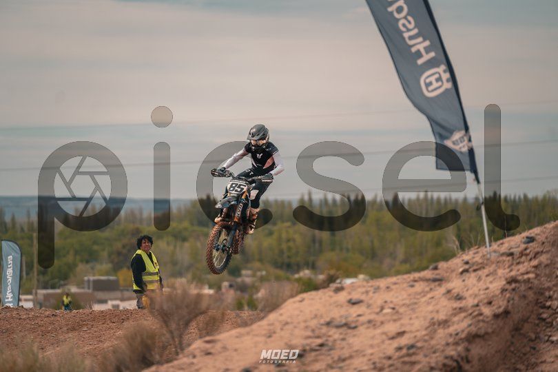 Photo of ud5cfzqbc0mui0j6i1pd291i