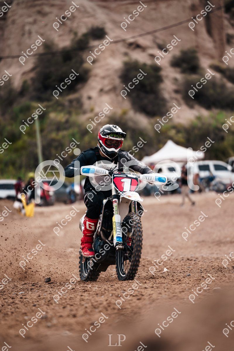 Photo of gcrv8uz080mk7q48yt8cwra8