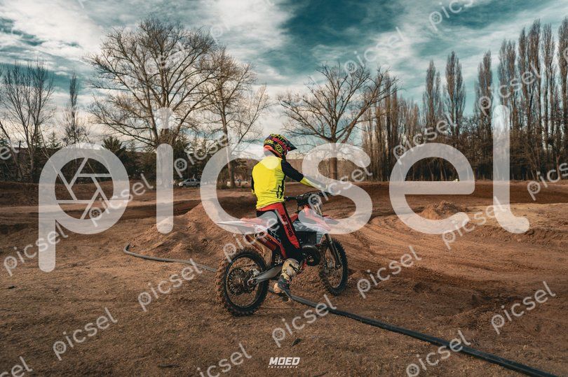 Photo of tsxu6nbv2mlfkbh5kqmomqsi