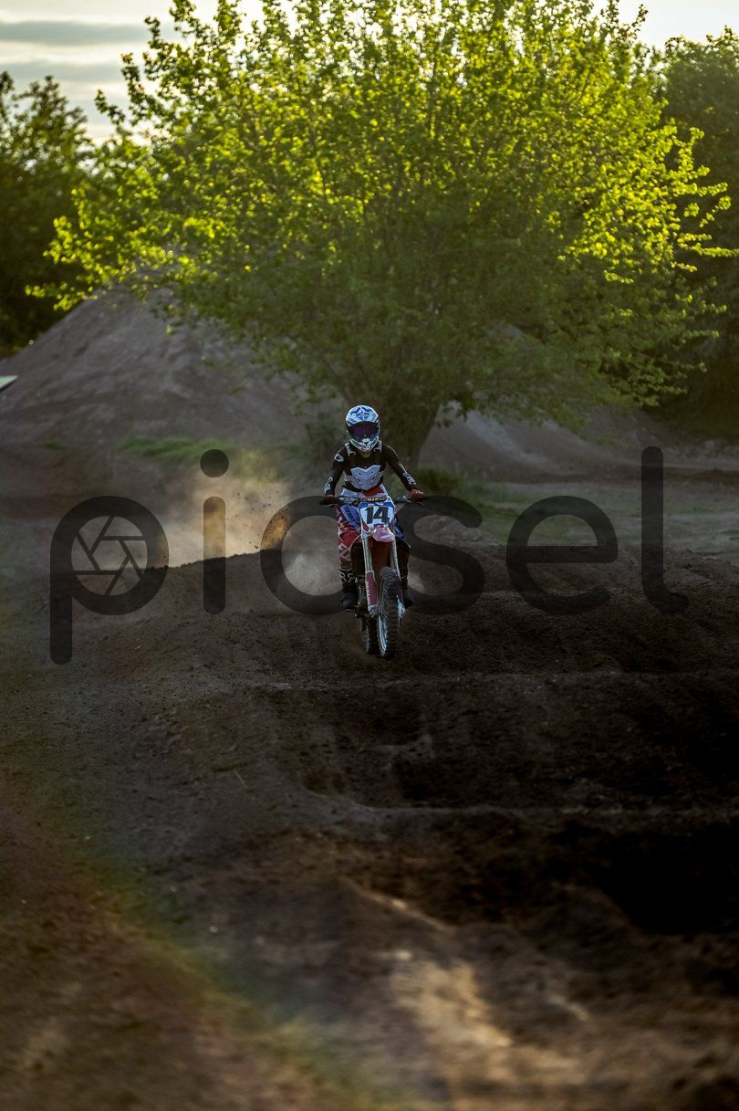 Photo of qm9bq3pzbylhz89gb59483yh