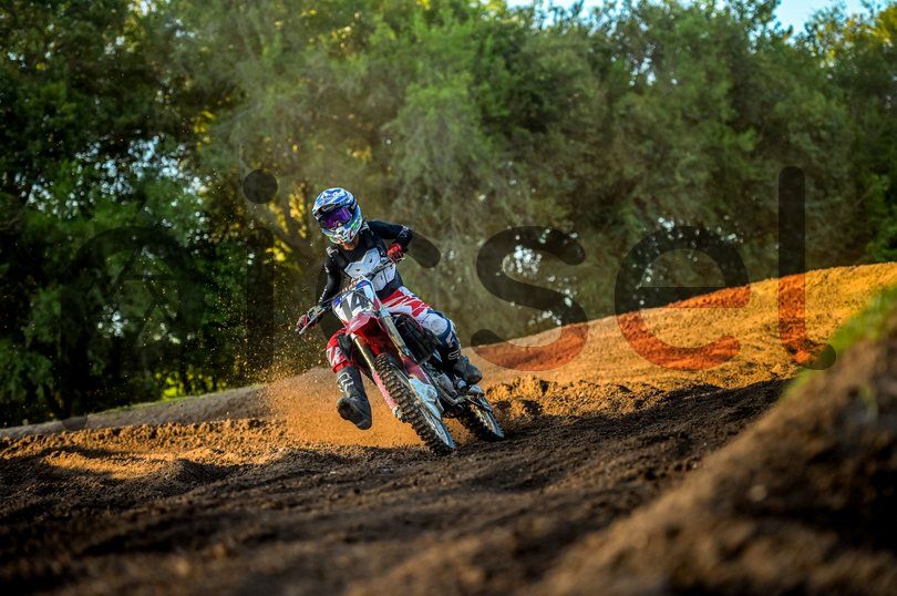 Photo of ajq33f00nc0uek1u9yh8bge5