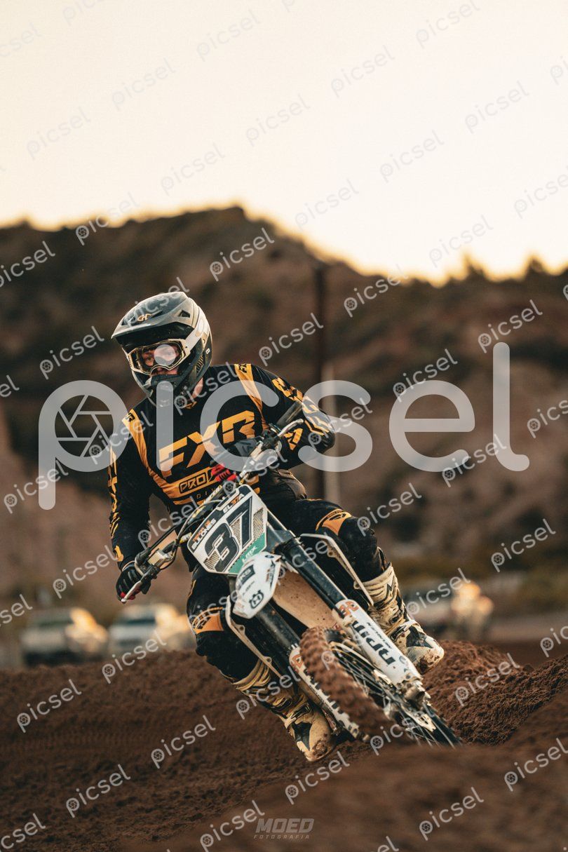 Photo of ixow235y4p6dogg53xjkxzkm
