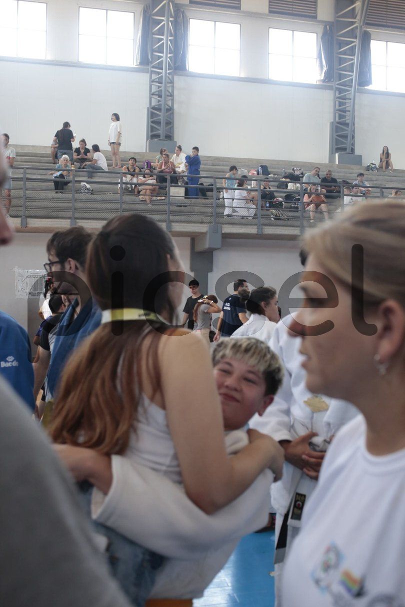 Photo of h7z6y3ze4bics7uj1c44co1j