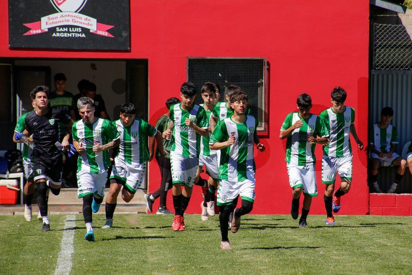 Photo of eio3atkjzv1dw6ml1f9kmk0n